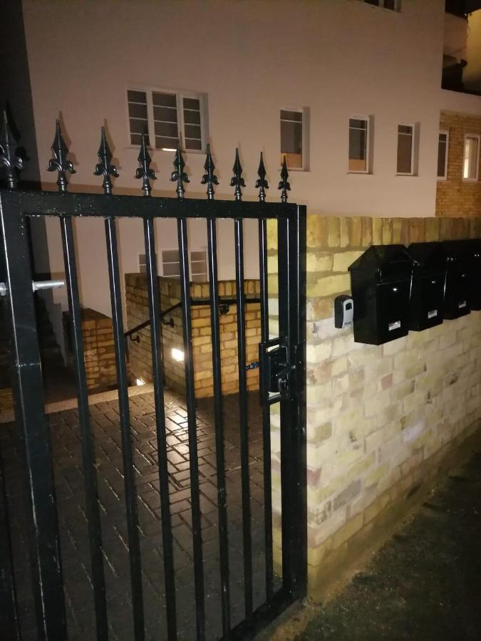 Appartamento Hemans 0.8 Londra Esterno foto